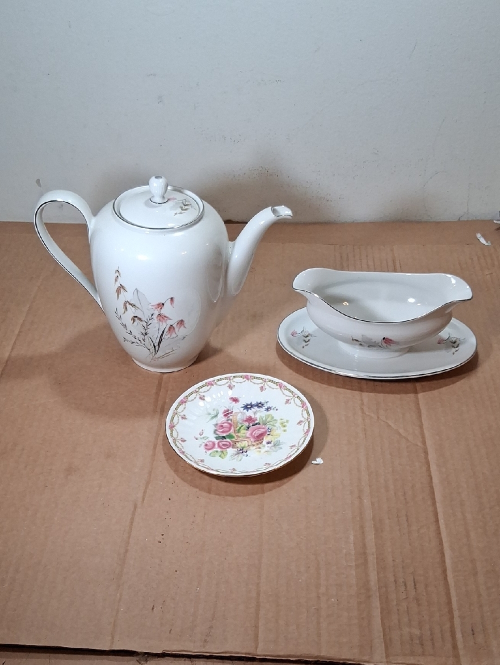 Vintage Dutchess Teapot  And Gravy Boat England